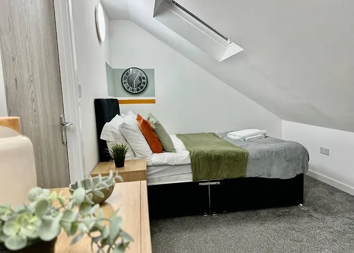 Stylish One Bedroom & A Sofa Bed